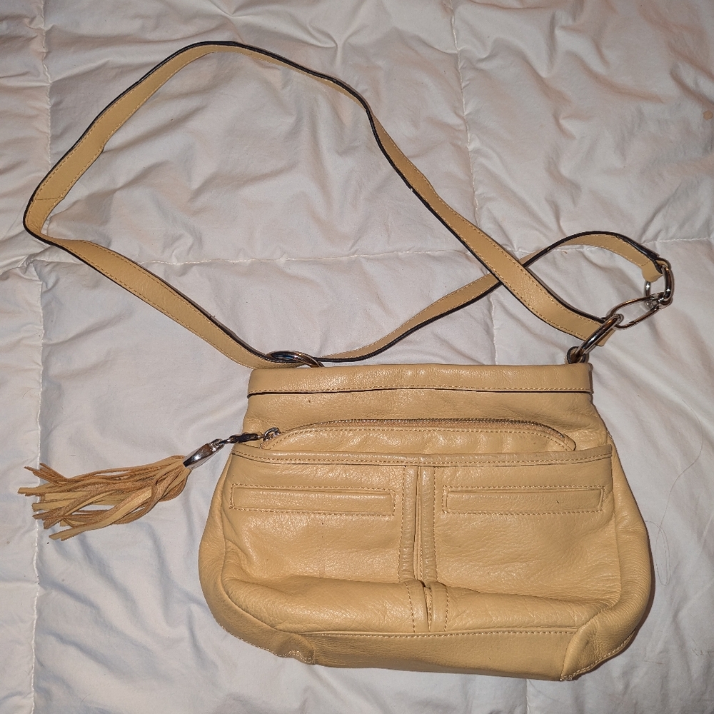 b.makowsky yellow crossbody/handbag
